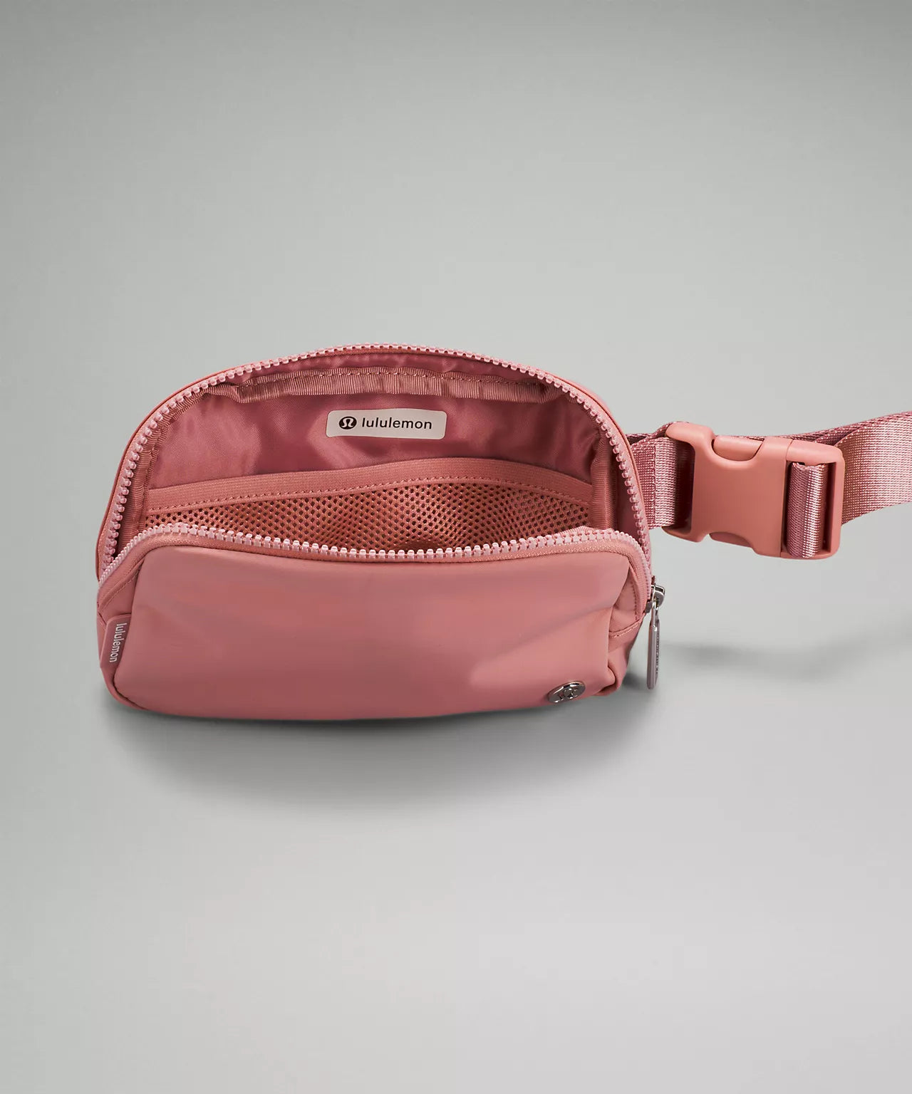 Lululemon Athletica Everywhere Belt Bag 1L. Colour Pink Pastel